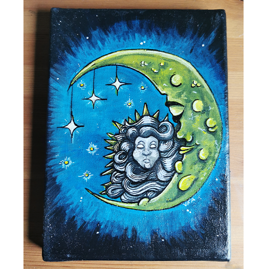 Tableau représentant un visage de roi soleil doré reposant dans les bras de la lune, sur fond astral bleu.