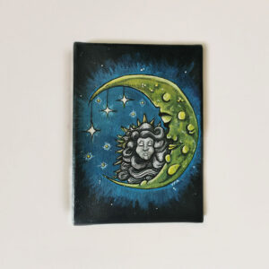 Le Roi Soleil – mini-tableau onirique, Roi en noir et blanc, Prince de la Lune, fond bleu nuit étoilé, phases lunaires sur les bords.